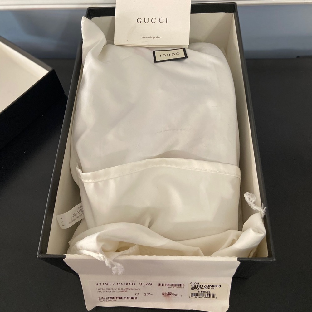 Gucci Casual Sneaker size 37 1/2 lightly worn - Picture 9 of 15